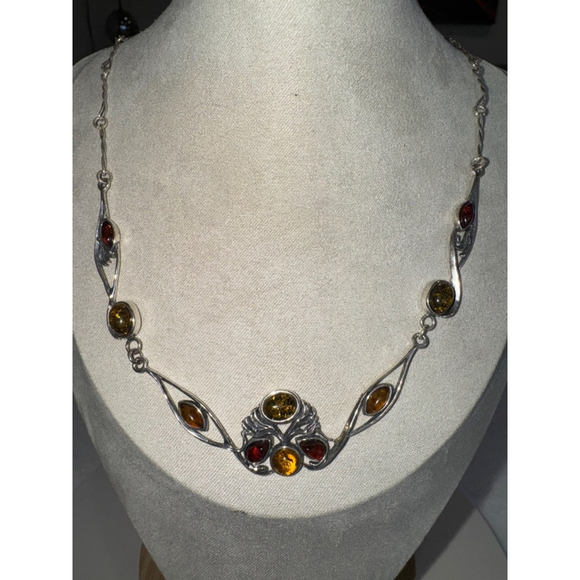 Unbranded Jewelry - Women's 2 tone Amber Silver Necklace with twisted station link chain approx 18”